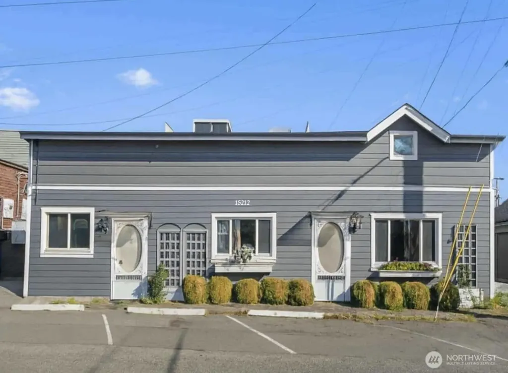 15212 9th Avenue SW Burien WA 98166