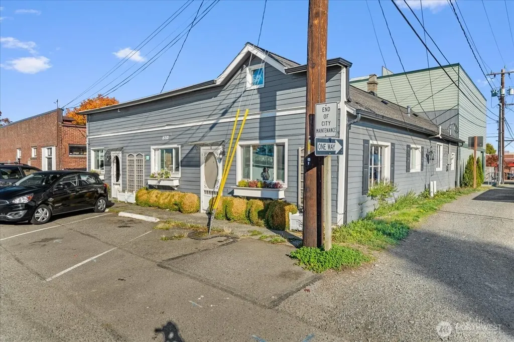 15212 9th Avenue SW Burien WA 98166