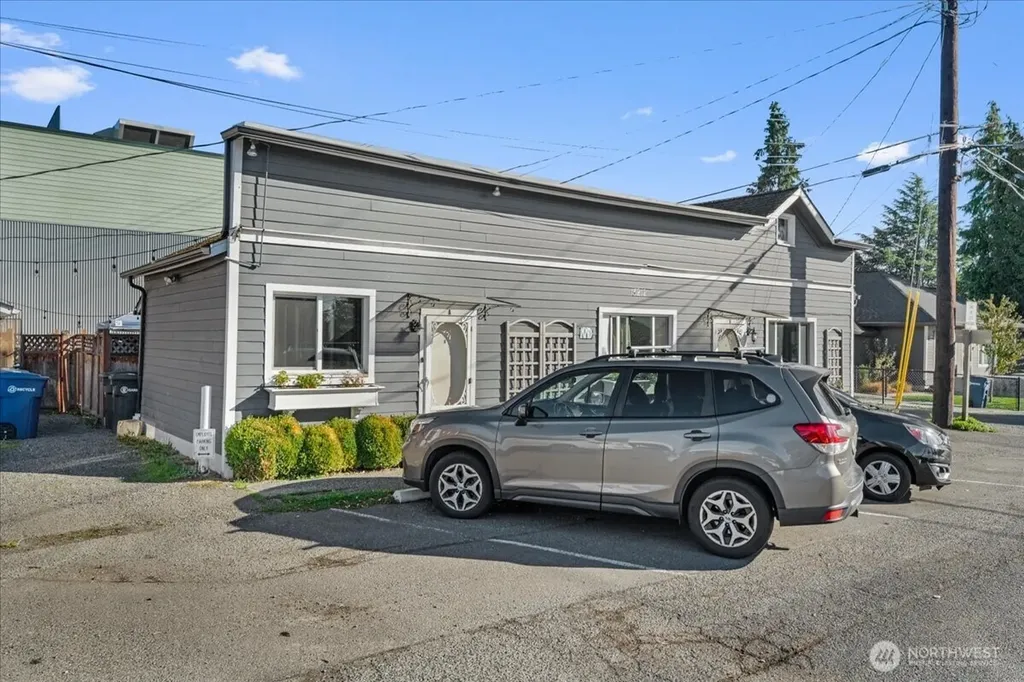 15212 9th Avenue SW Burien WA 98166