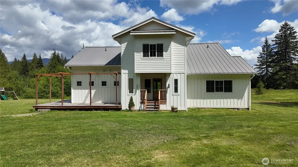 19011 Wildrose Lane Burlington WA 98233