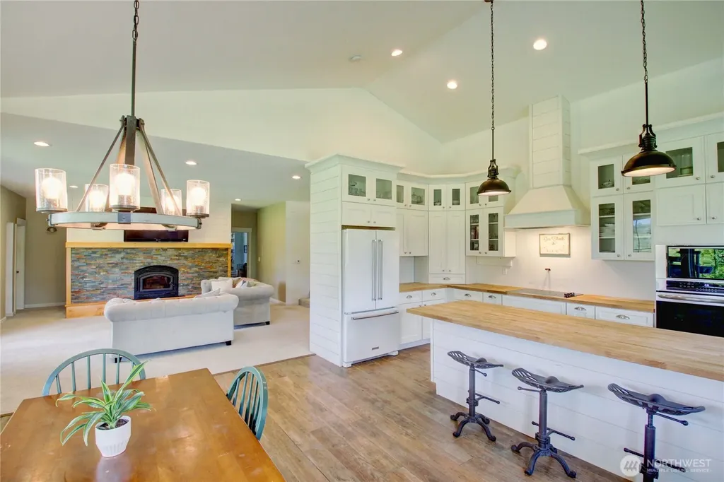 19011 Wildrose Lane Burlington WA 98233