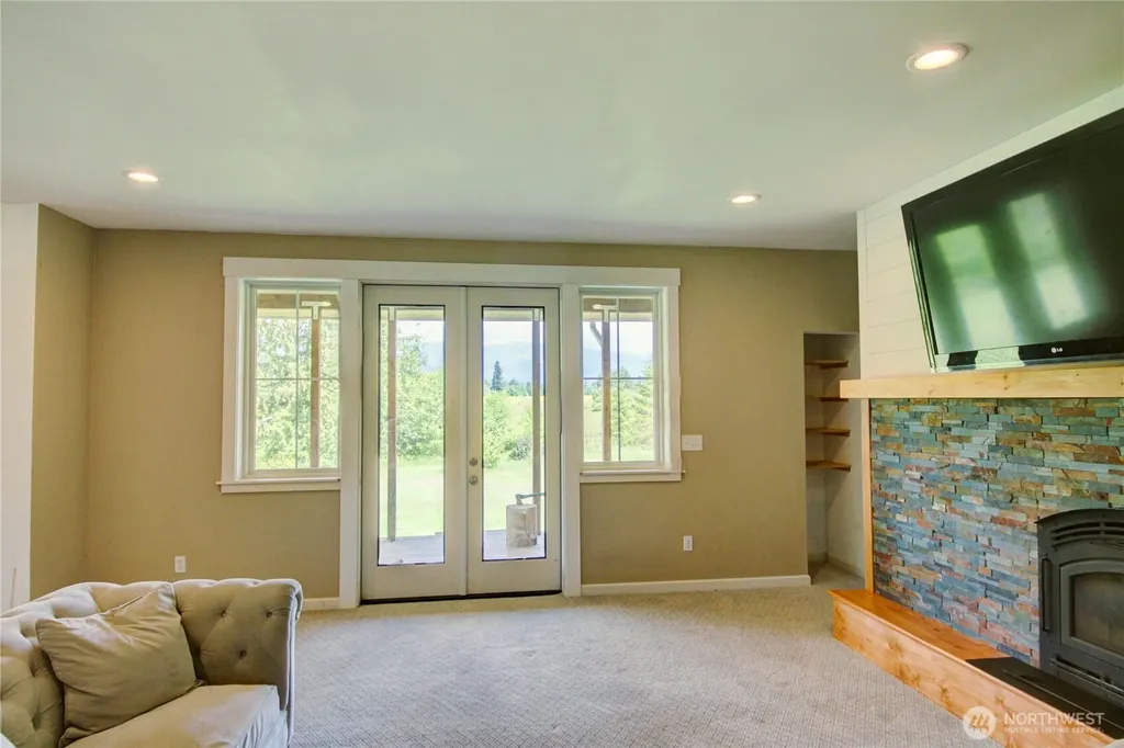 19011 Wildrose Lane Burlington WA 98233
