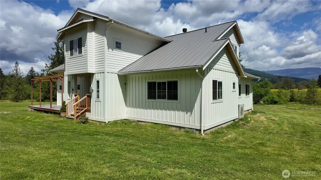 19011 Wildrose Lane Burlington WA 98233