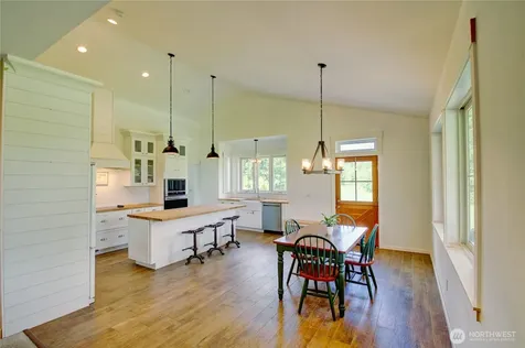 19011 Wildrose Lane Burlington WA 98233