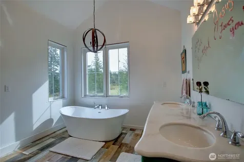19011 Wildrose Lane Burlington WA 98233
