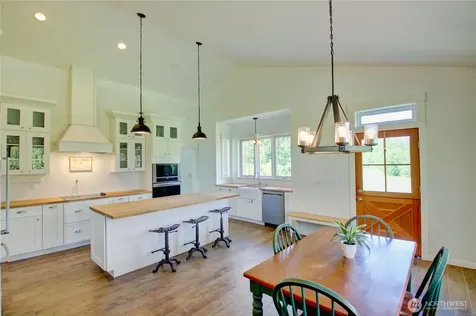 19011 Wildrose Lane Burlington WA 98233