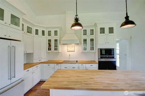 19011 Wildrose Lane Burlington WA 98233