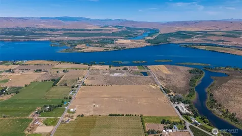 4 Solitude Lane Brewster WA 98812