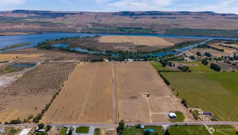 3 Solitude Lane Brewster WA 98812