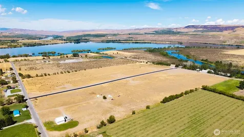 5 Solitude Lane Brewster WA 98812