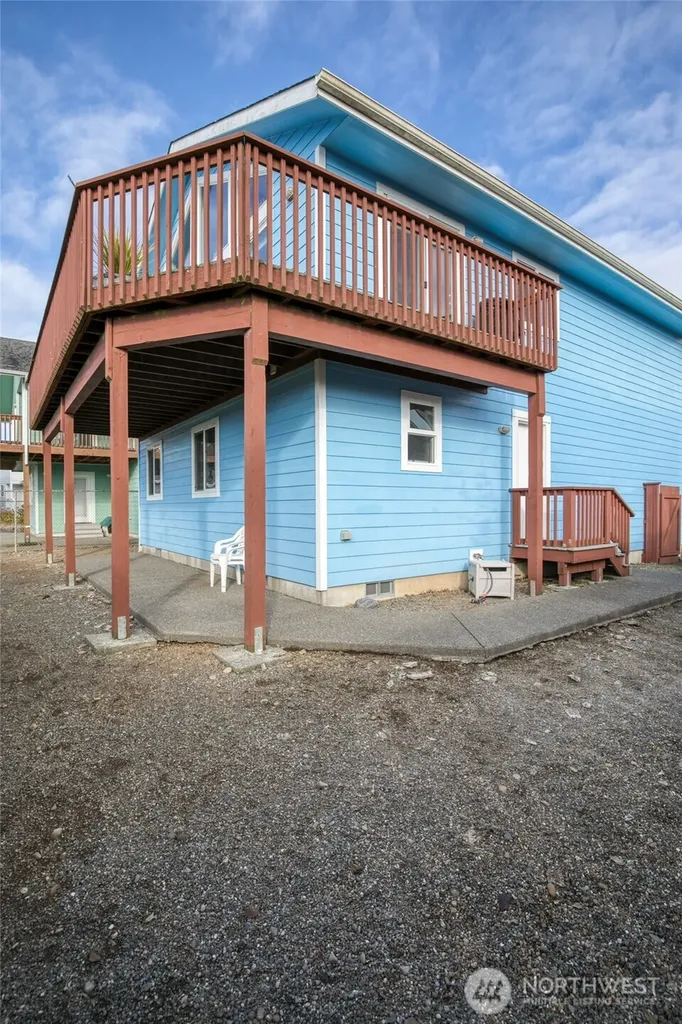 24 Darien Lane Pacific Beach WA 98571