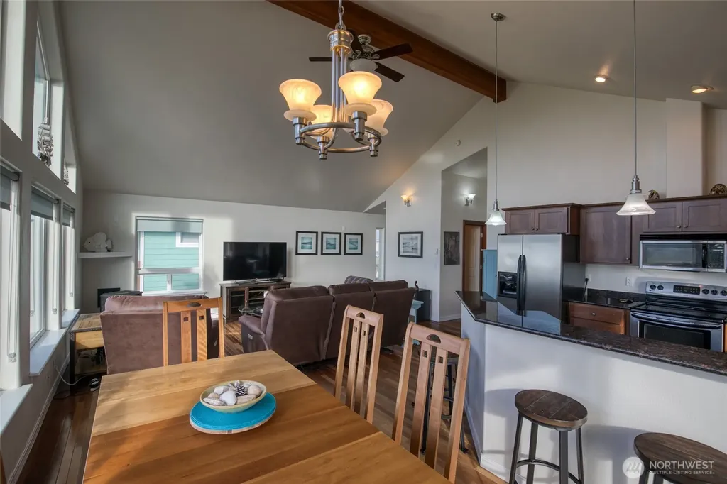 24 Darien Lane Pacific Beach WA 98571
