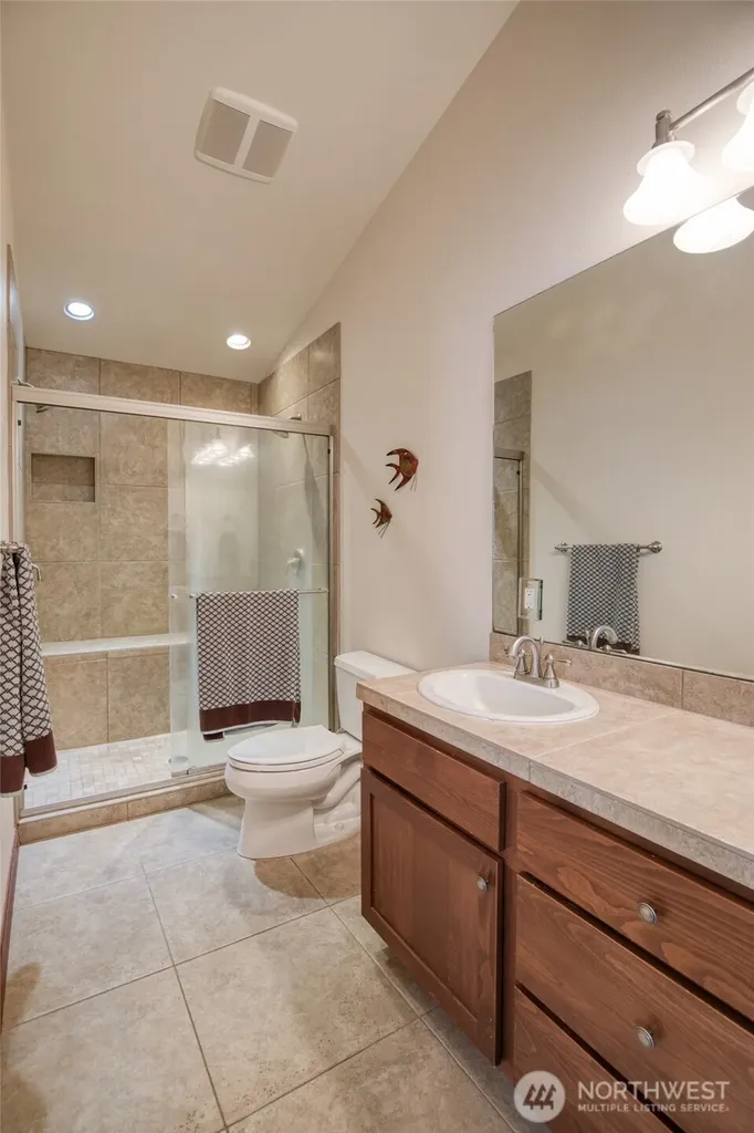 24 Darien Lane Pacific Beach WA 98571