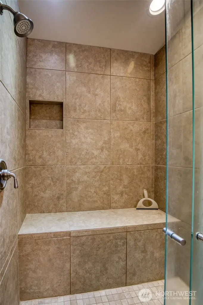 24 Darien Lane Pacific Beach WA 98571
