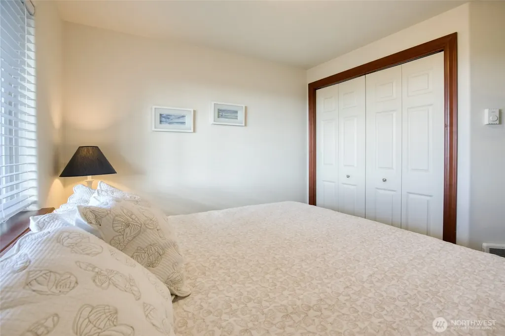 24 Darien Lane Pacific Beach WA 98571