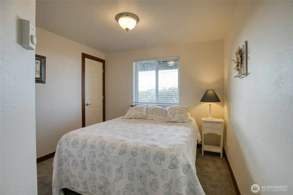 24 Darien Lane Pacific Beach WA 98571