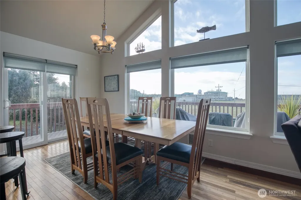 24 Darien Lane Pacific Beach WA 98571