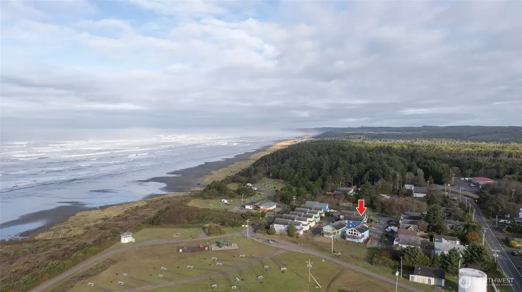 24 Darien Lane Pacific Beach WA 98571