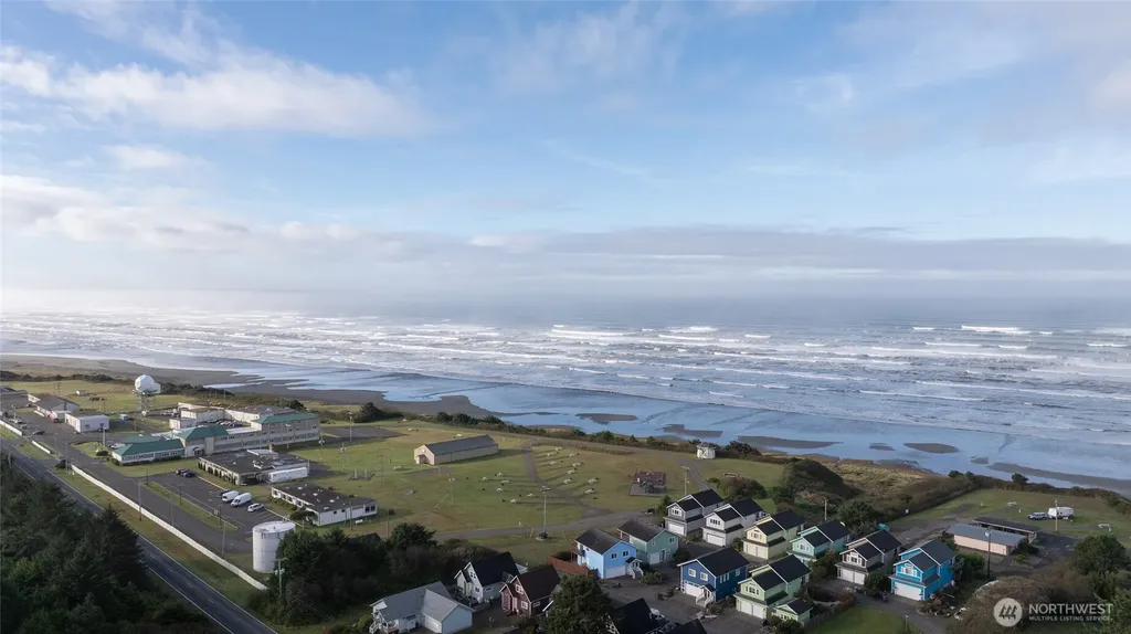 24 Darien Lane Pacific Beach WA 98571