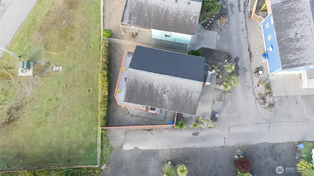 24 Darien Lane Pacific Beach WA 98571