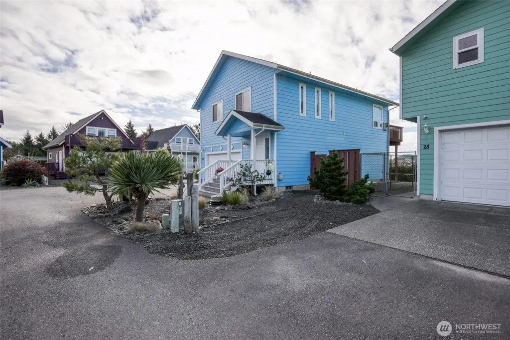 24 Darien Lane Pacific Beach WA 98571