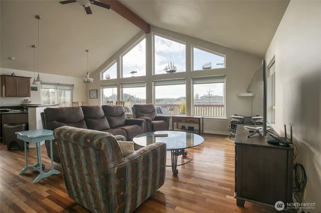 24 Darien Lane Pacific Beach WA 98571