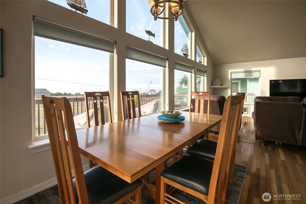 24 Darien Lane Pacific Beach WA 98571