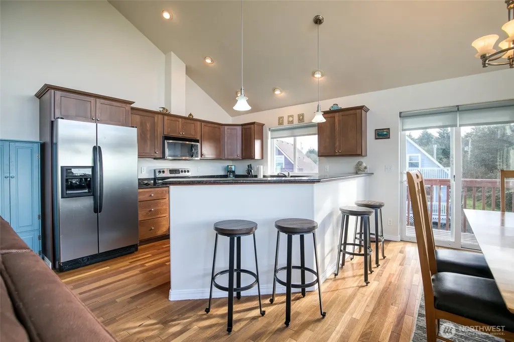24 Darien Lane Pacific Beach WA 98571