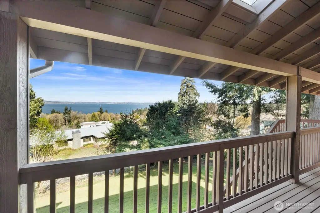 6329 Dash Point Boulevard NE Tacoma WA 98422