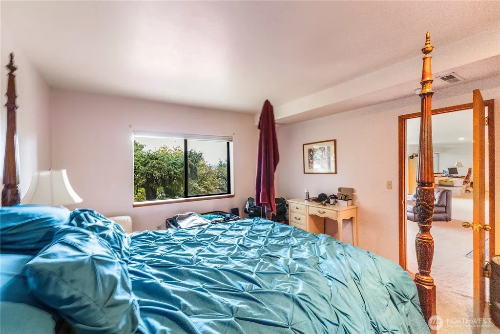 6329 Dash Point Boulevard NE Tacoma WA 98422