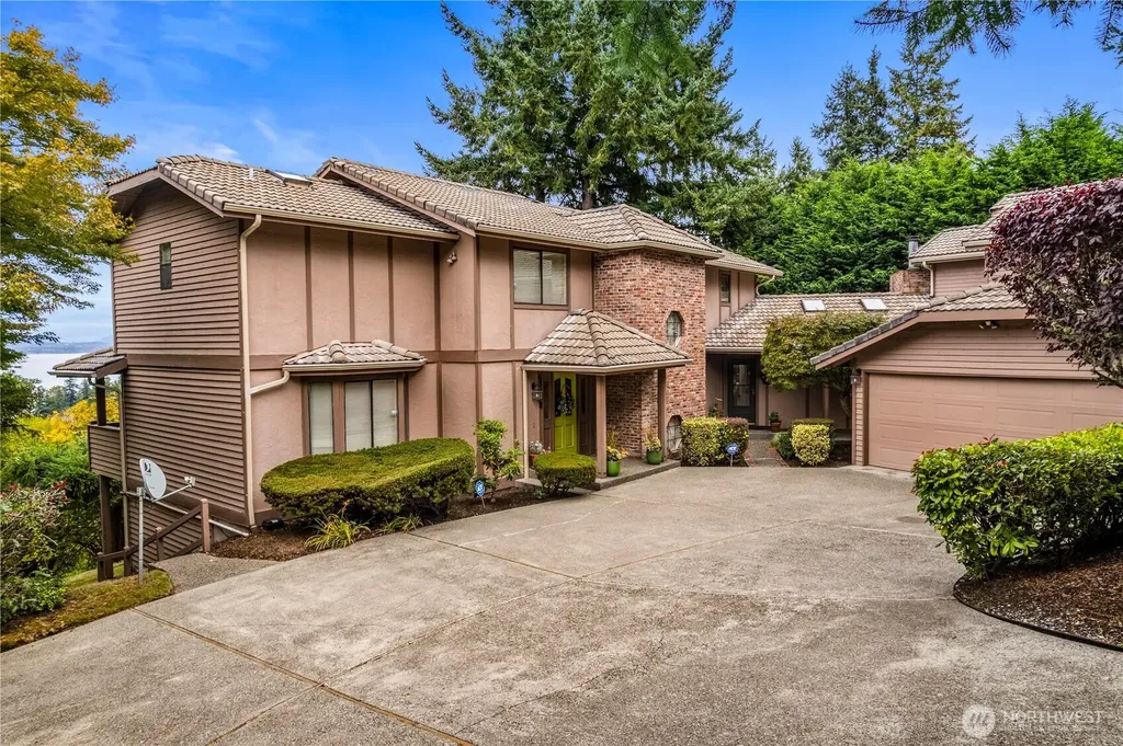 6329 Dash Point Boulevard NE Tacoma WA 98422