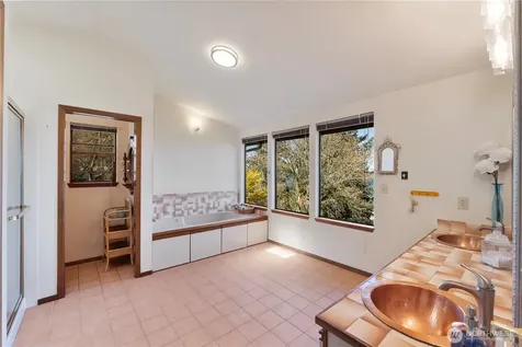 6329 Dash Point Boulevard NE Tacoma WA 98422