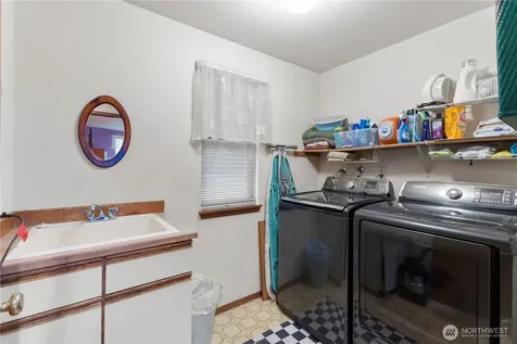 6329 Dash Point Boulevard NE Tacoma WA 98422