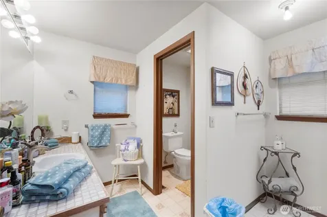 6329 Dash Point Boulevard NE Tacoma WA 98422