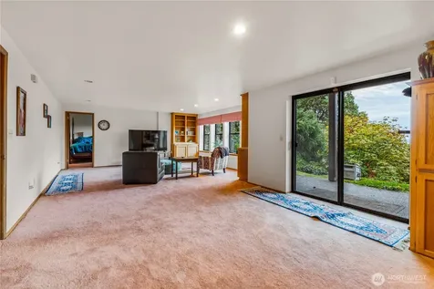 6329 Dash Point Boulevard NE Tacoma WA 98422