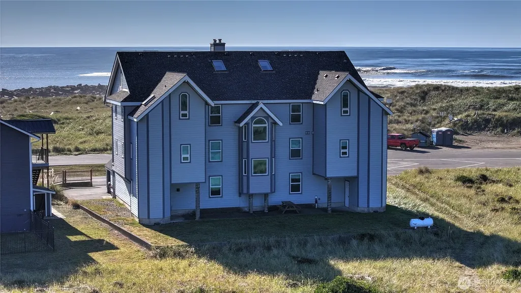 1599 E Ocean Shores Boulevard Ocean Shores WA 98569