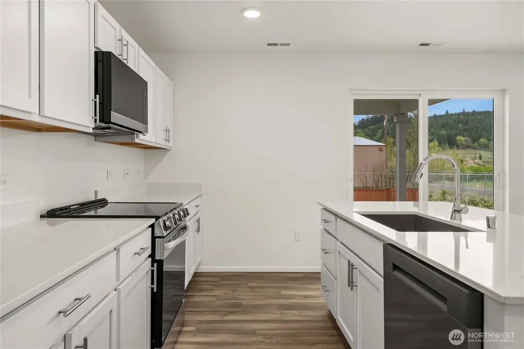 697 Salzer Creek Drive Centralia WA 98531