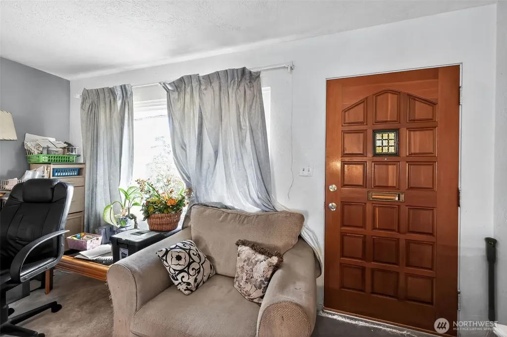 1717 10th Avenue Longview WA 98632