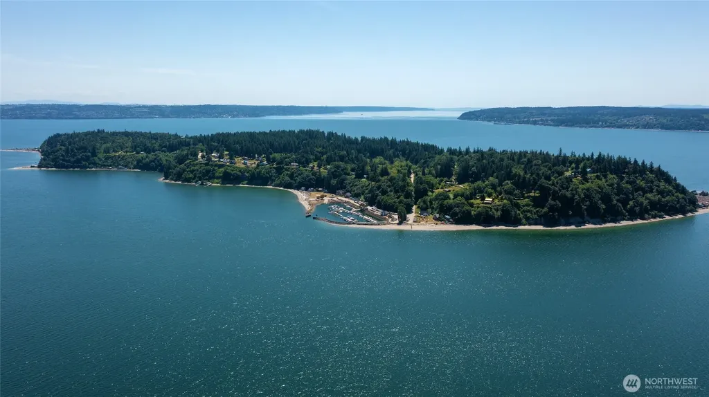 18 Olympic Drive Hat Island WA 98206