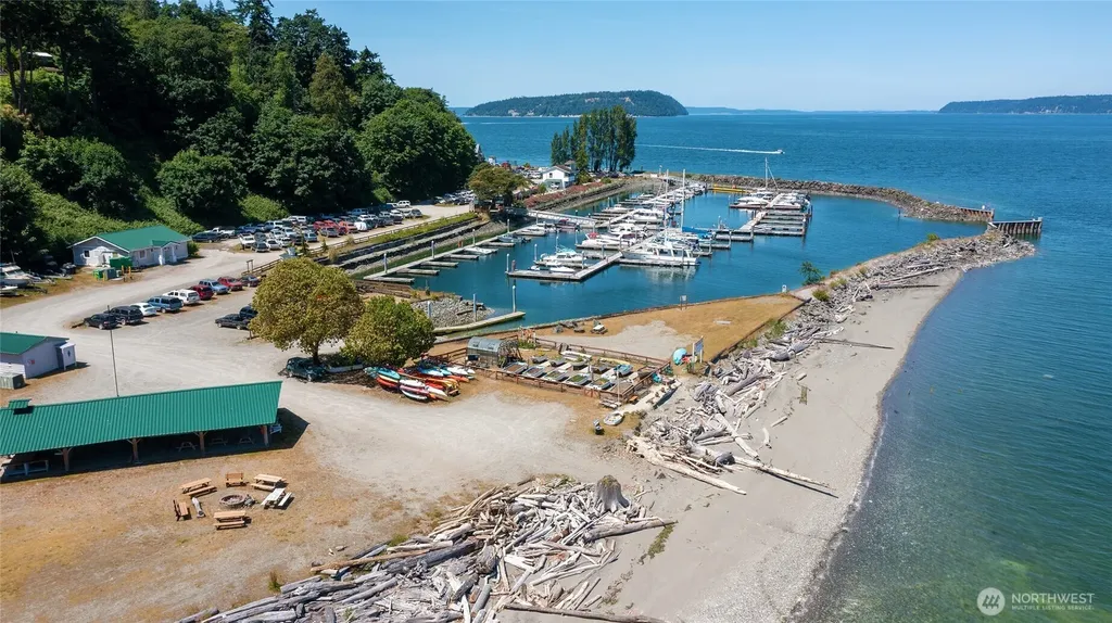 12 Gedney Way Hat Island WA 98206