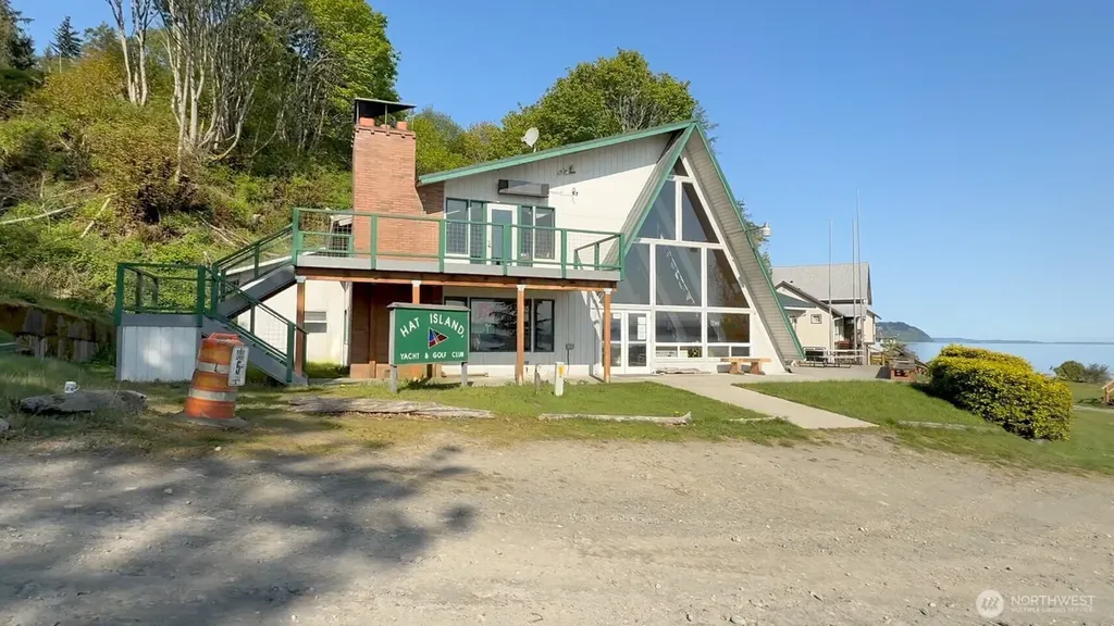 12 Gedney Way Hat Island WA 98206