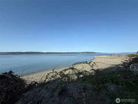 12 Gedney Way Hat Island WA 98206
