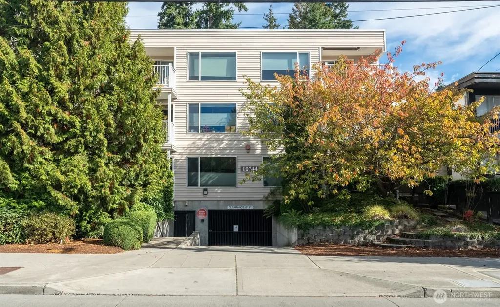 10744 Greenwood Avenue N Seattle WA 98133