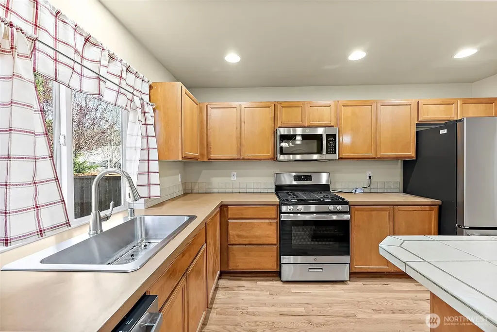 12823 166th Street Ct E Puyallup WA 98374