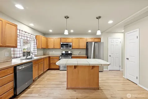 12823 166th Street Ct E Puyallup WA 98374