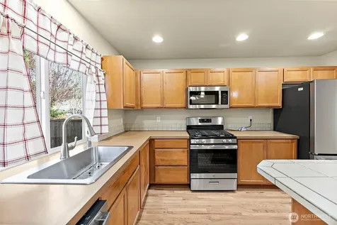 12823 166th Street Ct E Puyallup WA 98374