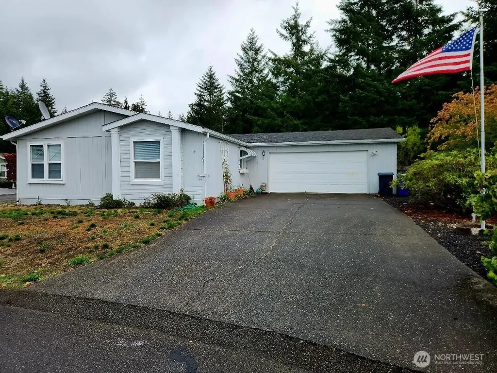 19 Christmas Tree Lane Shelton WA 98584