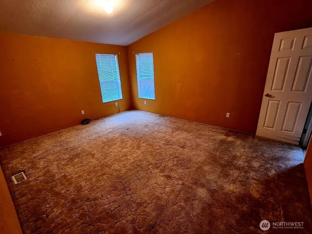 19 Christmas Tree Lane Shelton WA 98584