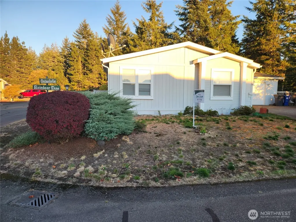 19 Christmas Tree Lane Shelton WA 98584