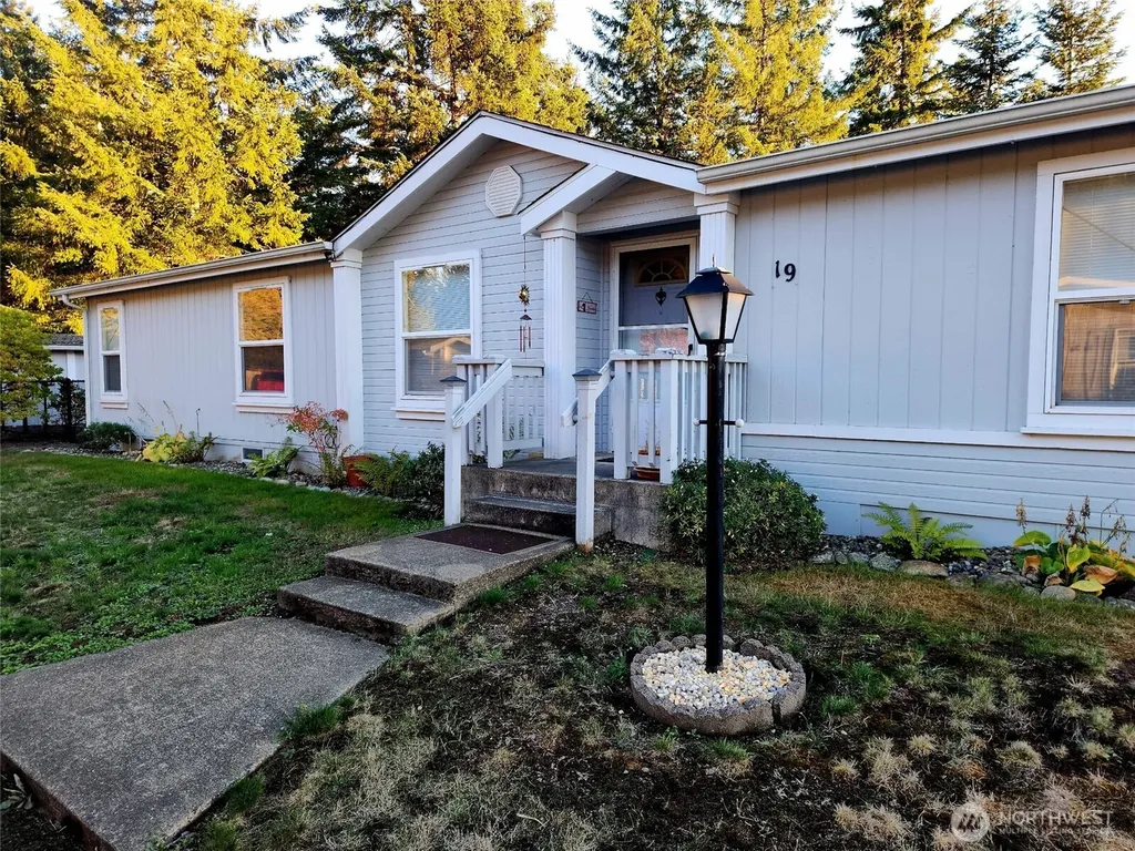 19 Christmas Tree Lane Shelton WA 98584